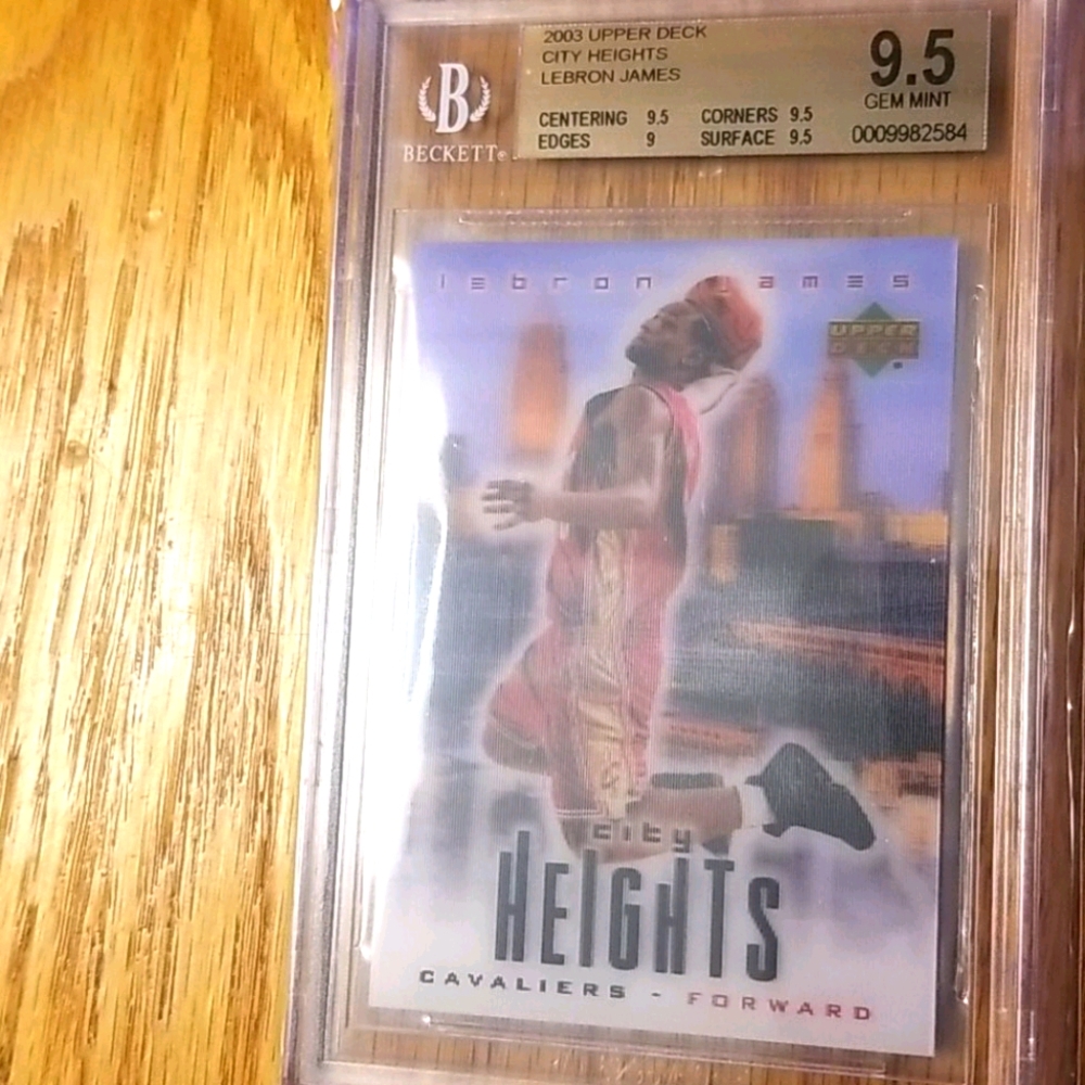 2003 LEBRON JAMES!! UPPER DECK ROOKIE CARD